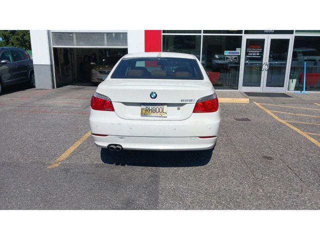 2010 BMW 528I