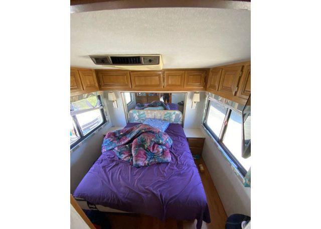 1996 BEAVER MONTEREY