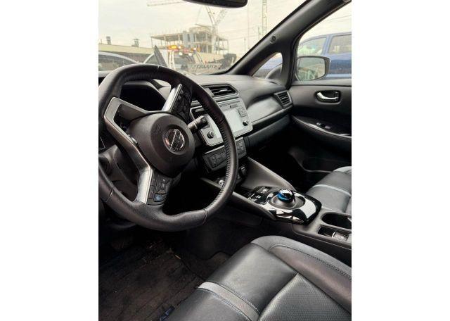 2018 NISSAN LEAF