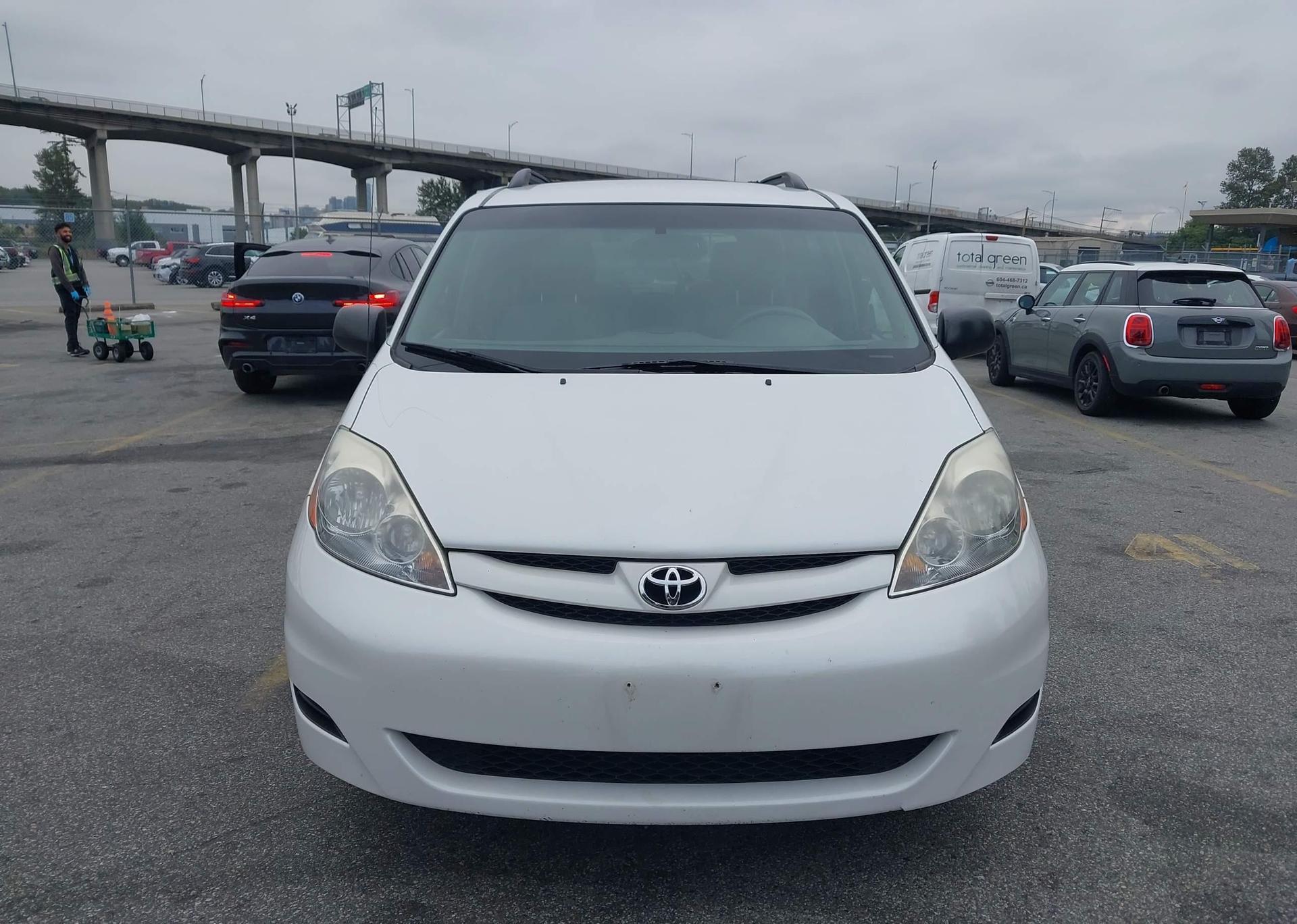 2008 TOYOTA SIENNA CE