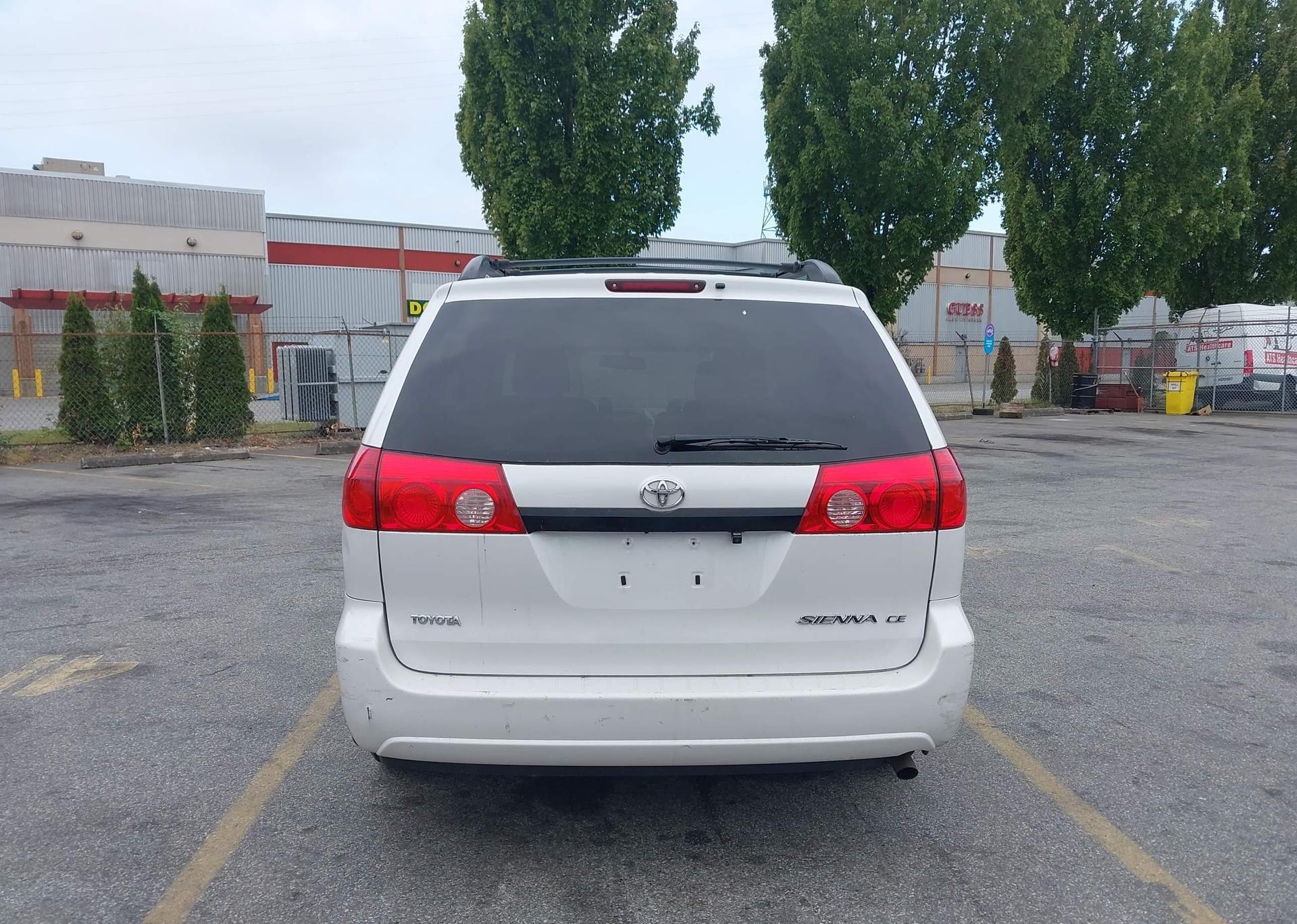 2008 TOYOTA SIENNA CE