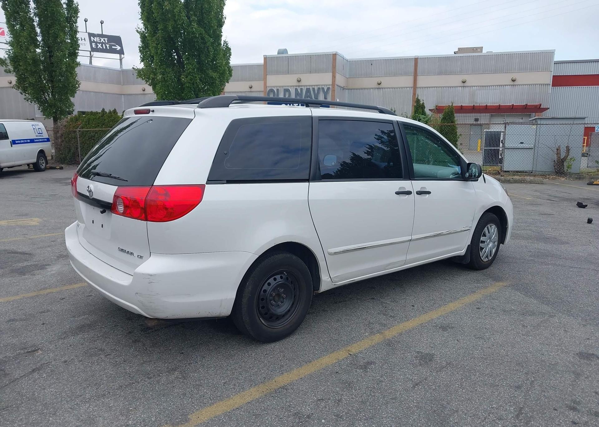 2008 TOYOTA SIENNA CE