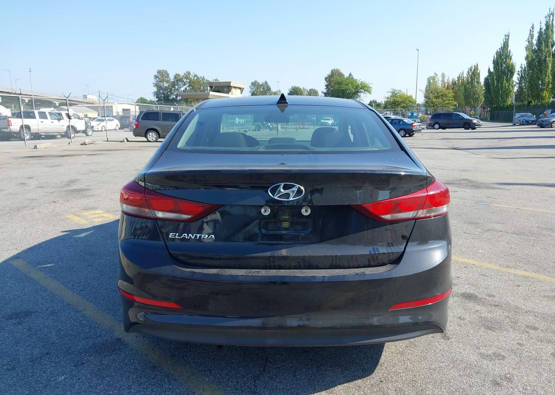 2017 HYUNDAI ELANTRA SE