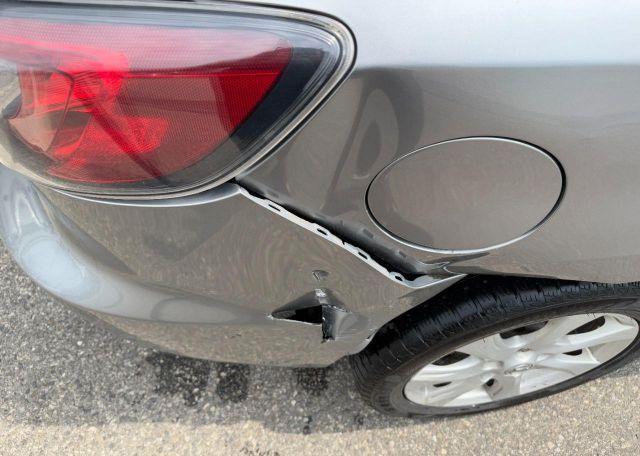 2010 MAZDA 3 I