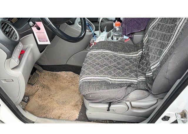 2008 KIA RONDO