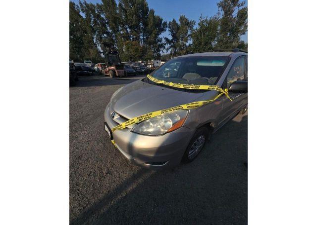 2006 TOYOTA SIENNA CE