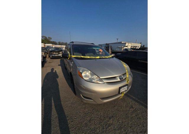 2006 TOYOTA SIENNA CE