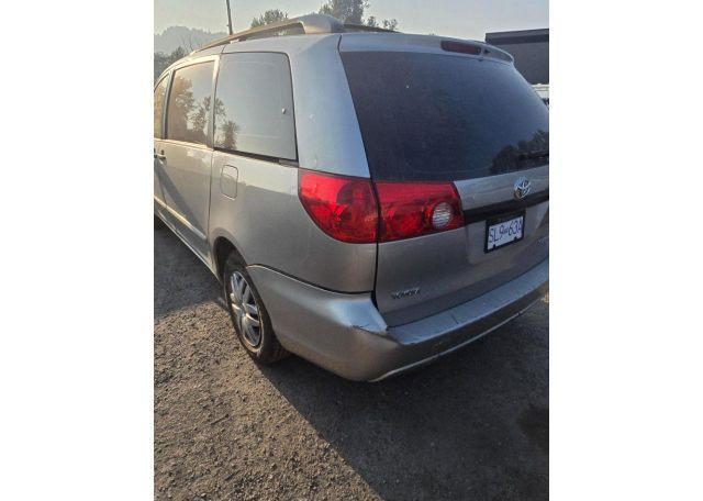 2006 TOYOTA SIENNA CE