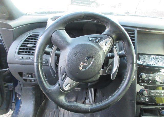 2016 INFINITI QX70
