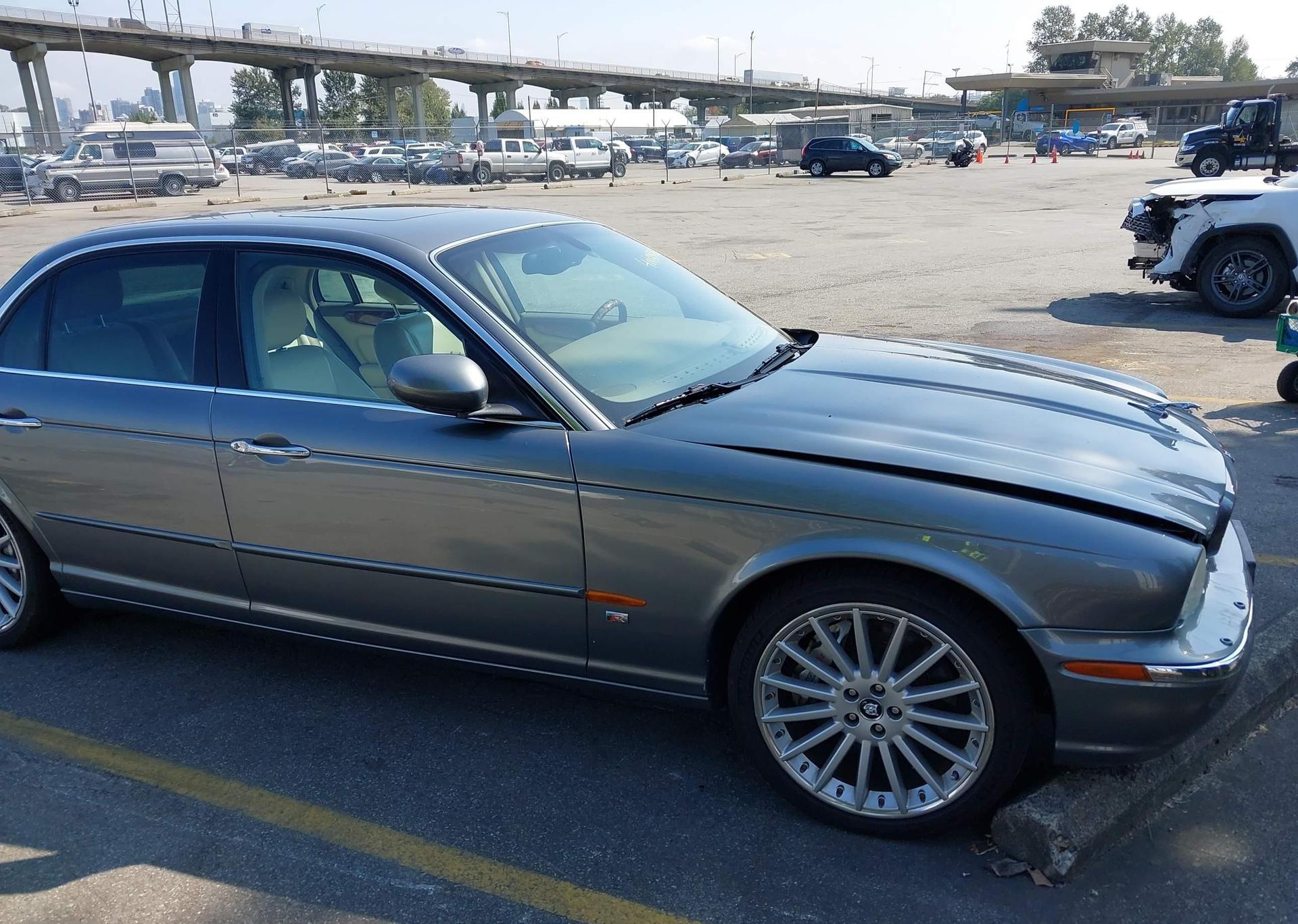 2004 JAGUAR XJR