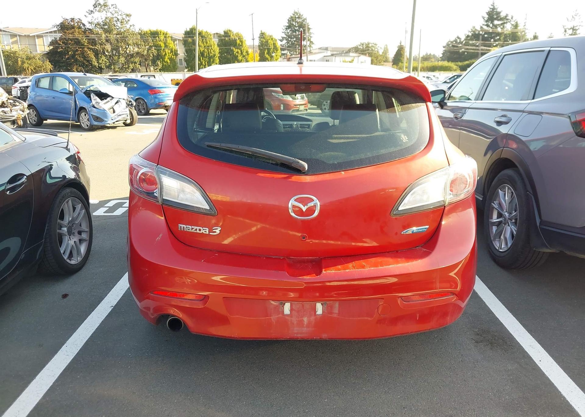 2012 MAZDA 3 I