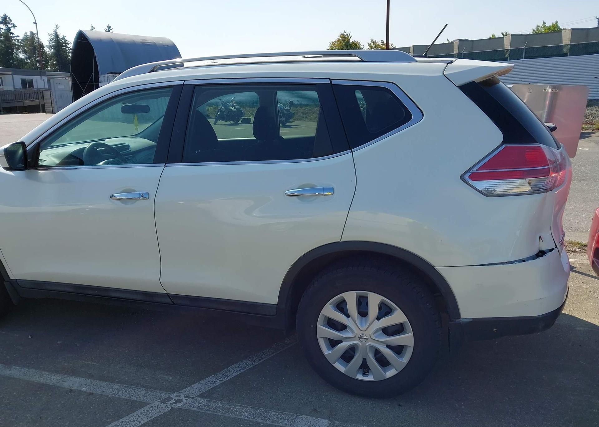 2015 NISSAN ROGUE S