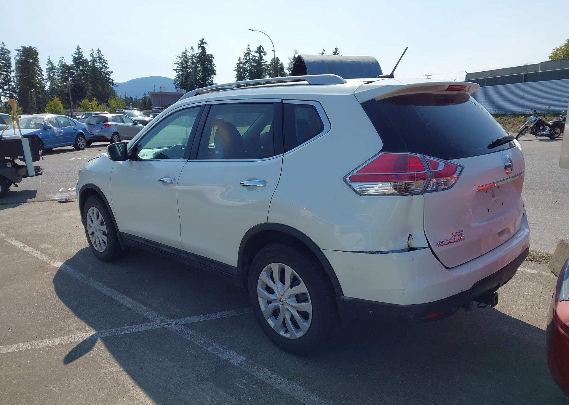 2015 NISSAN ROGUE S
