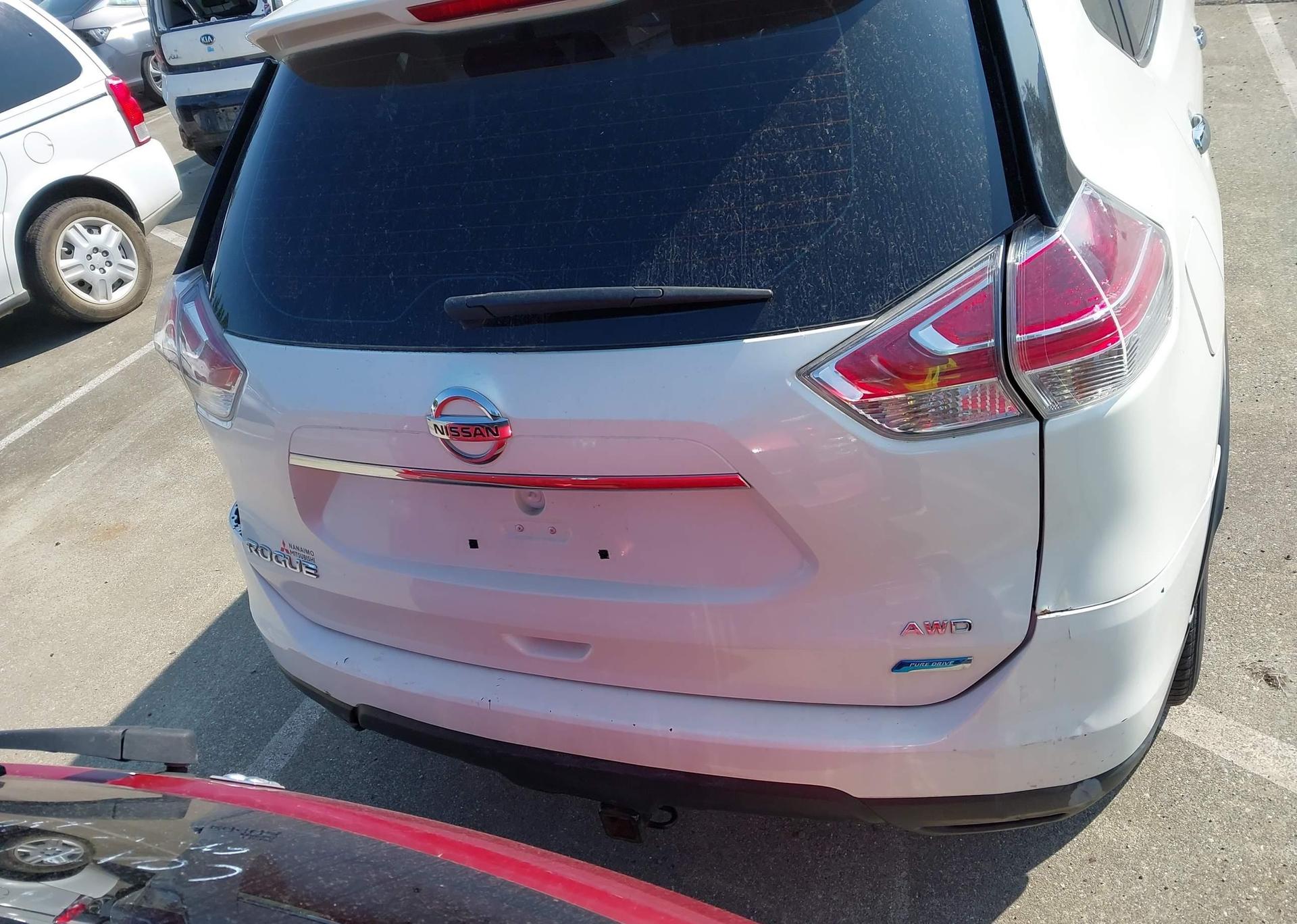 2015 NISSAN ROGUE S