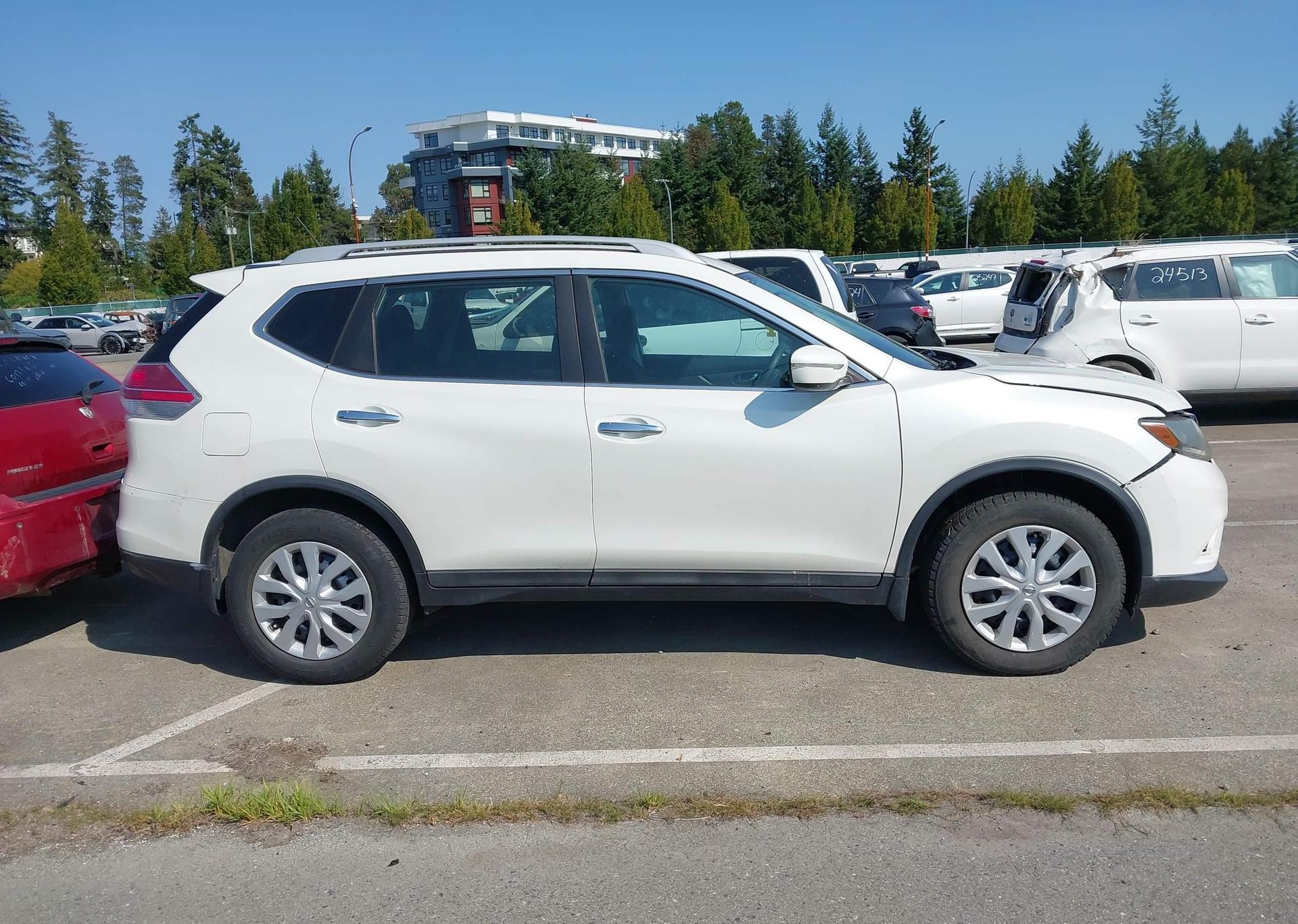 2015 NISSAN ROGUE S
