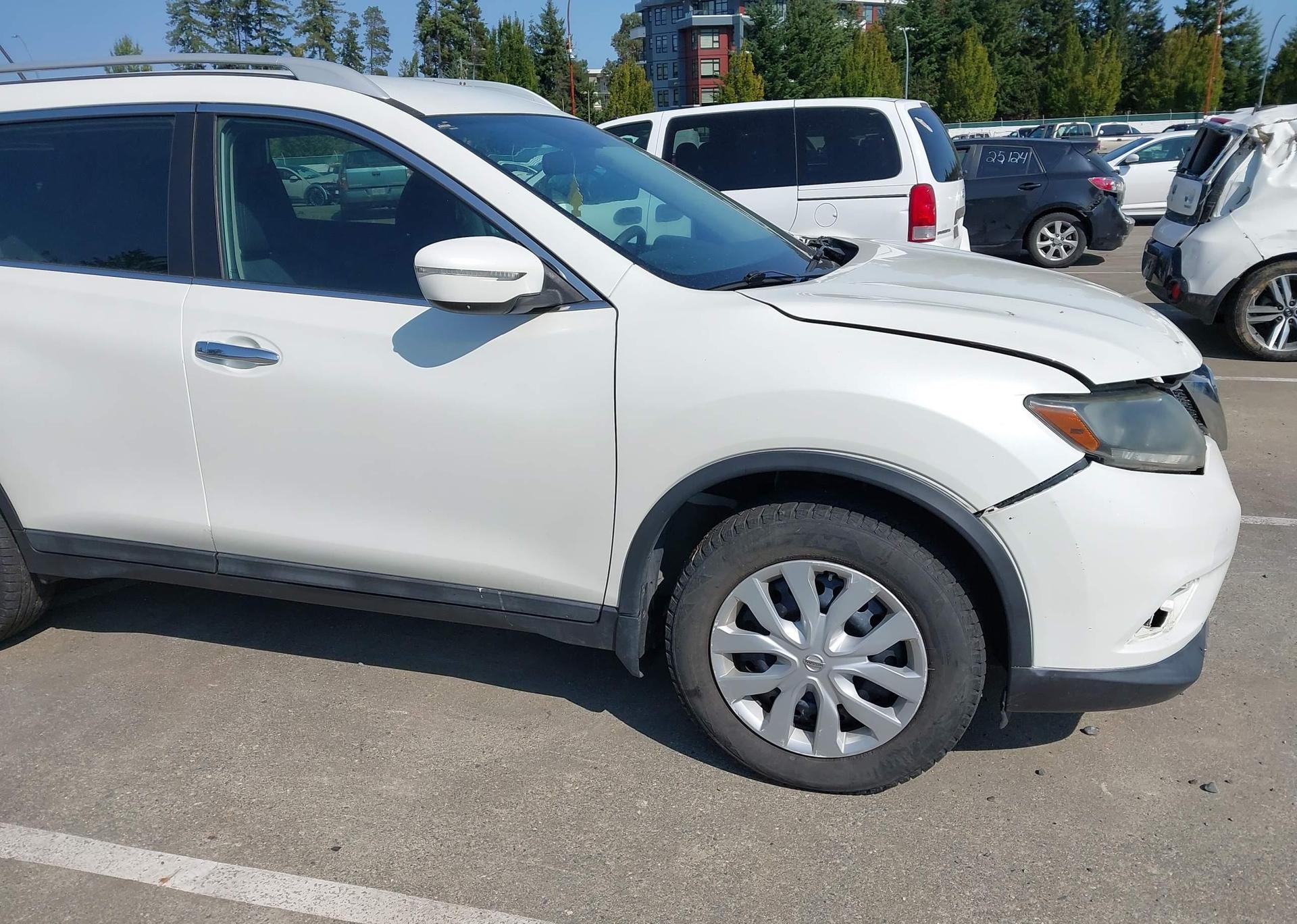 2015 NISSAN ROGUE S