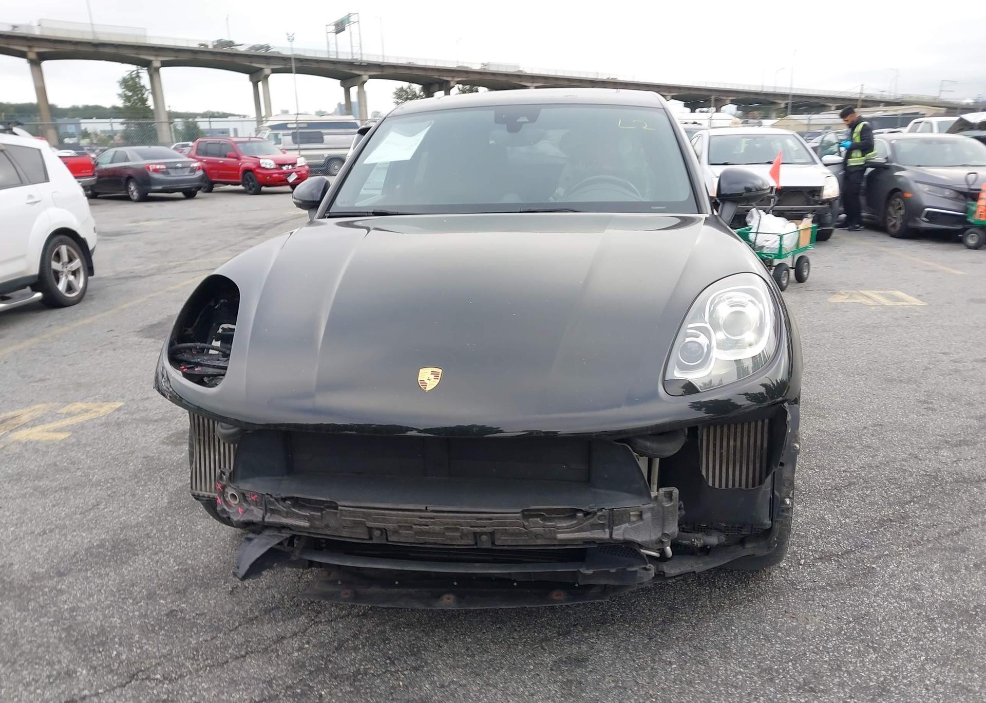 2017 PORSCHE MACAN