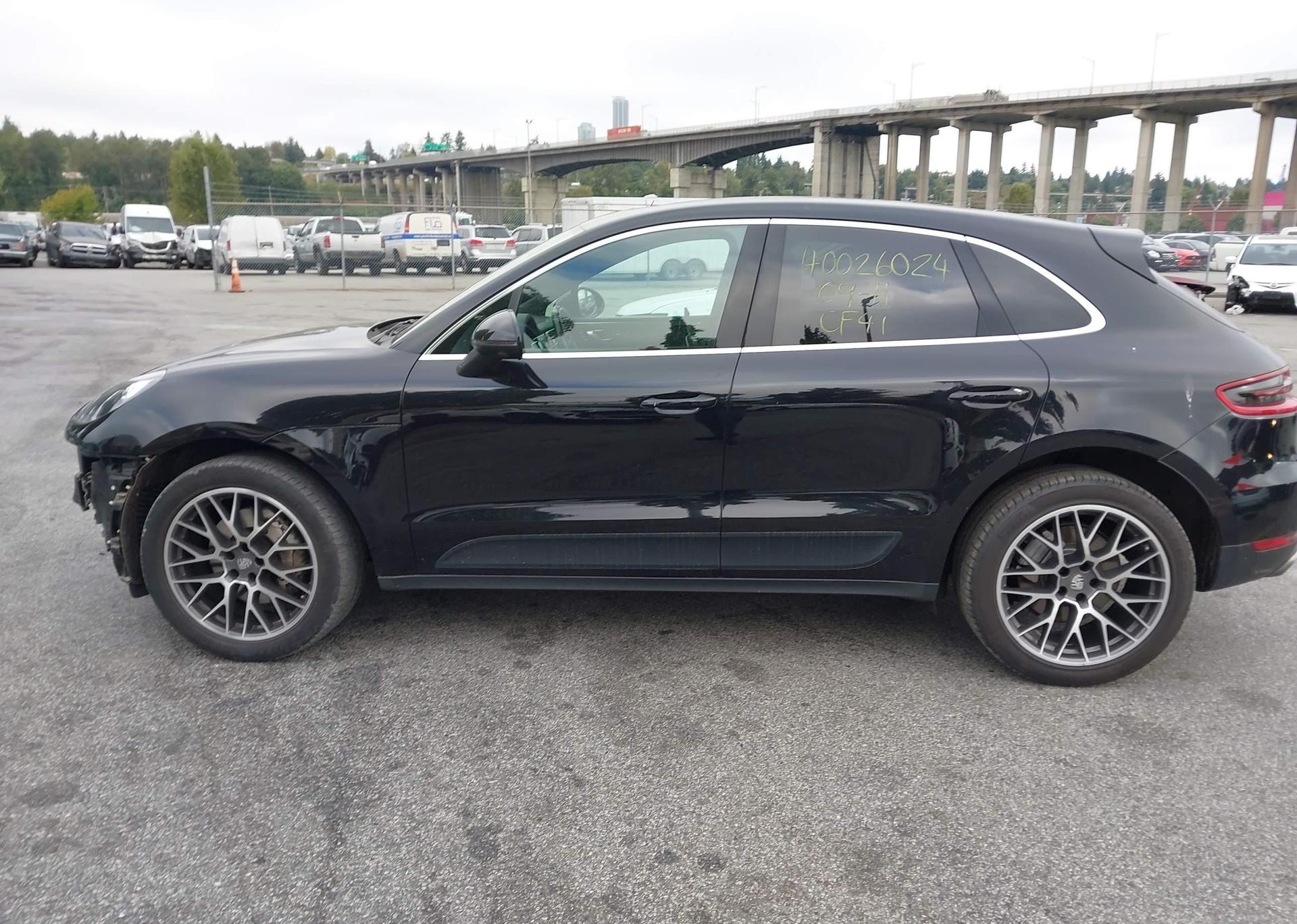 2017 PORSCHE MACAN
