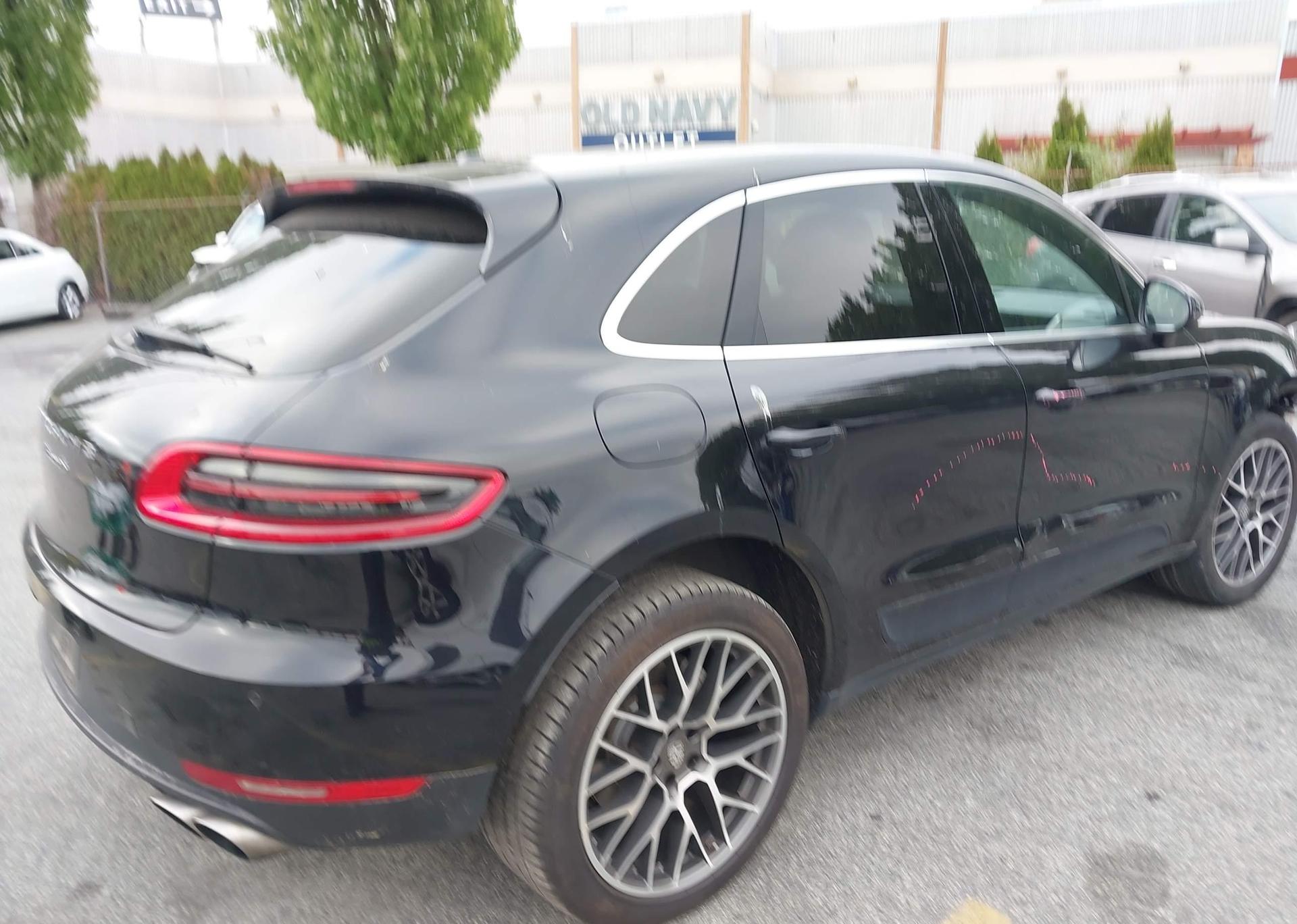 2017 PORSCHE MACAN