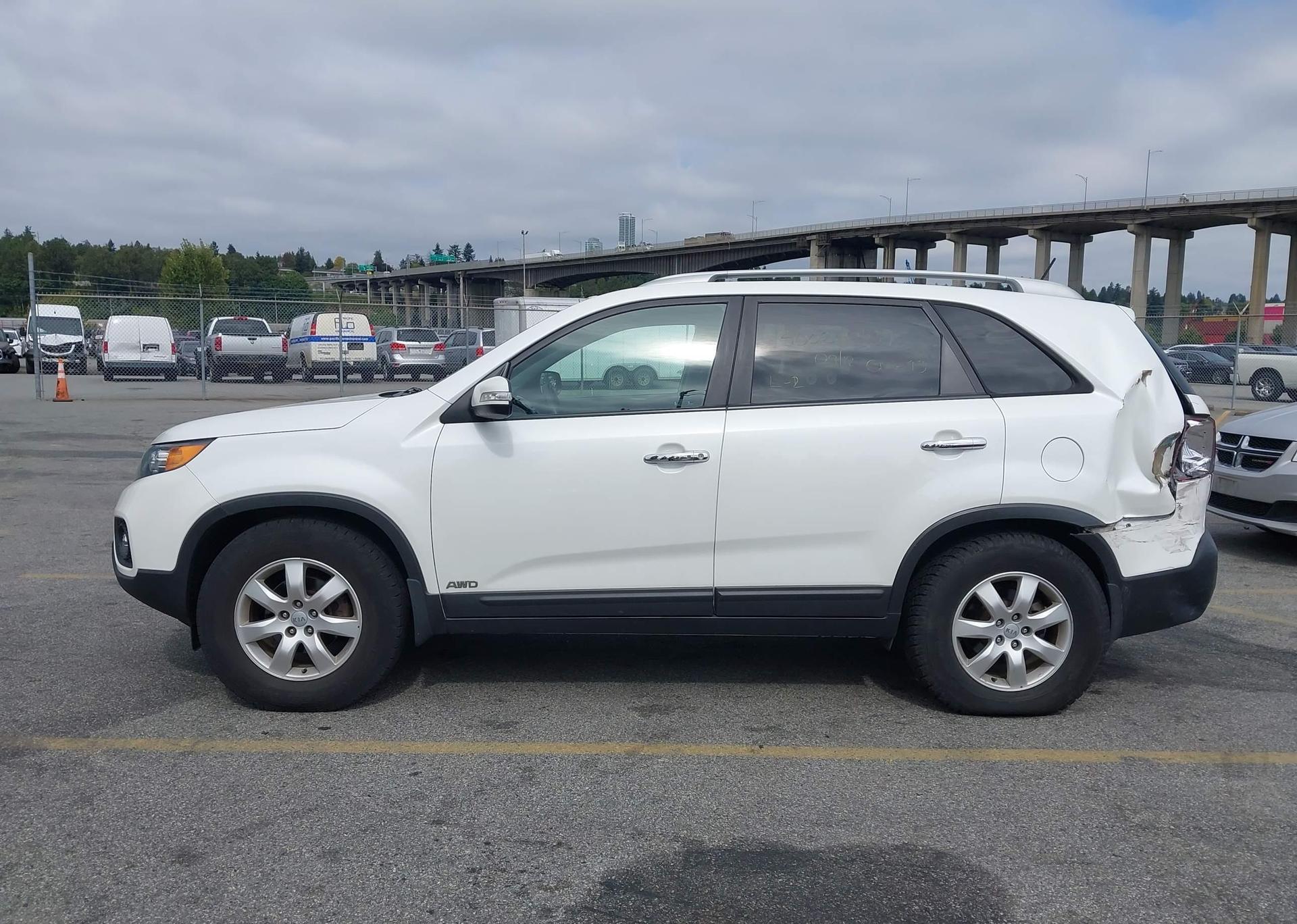 2012 KIA SORENTO LX