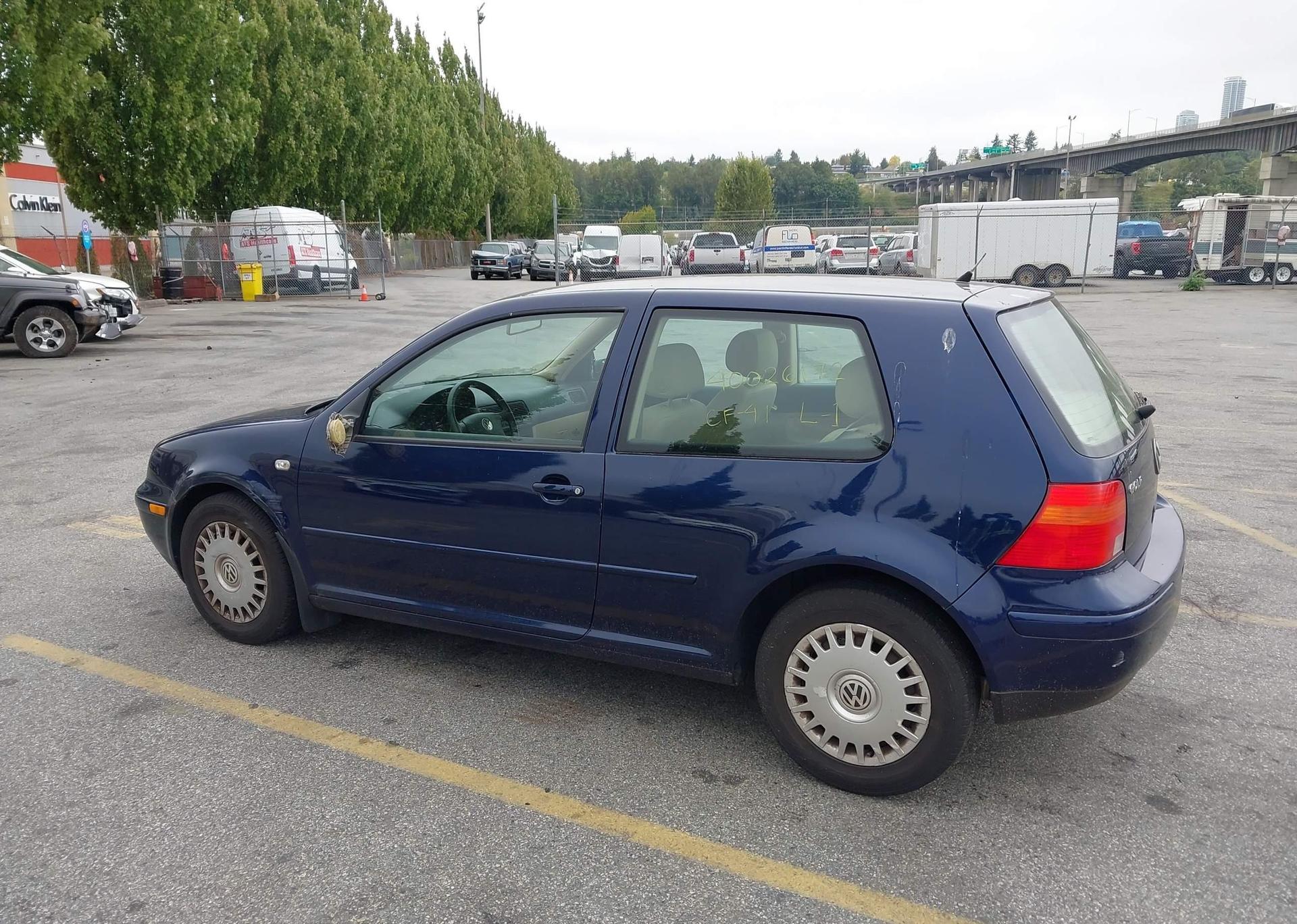 2001 VOLKSWAGEN GOLF
