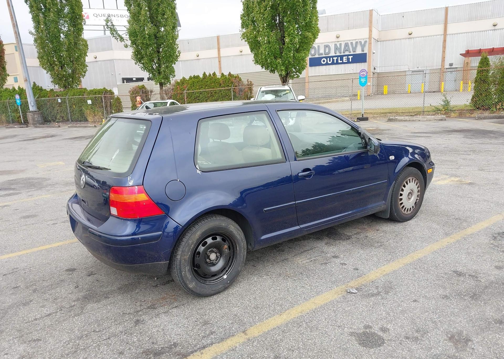 2001 VOLKSWAGEN GOLF