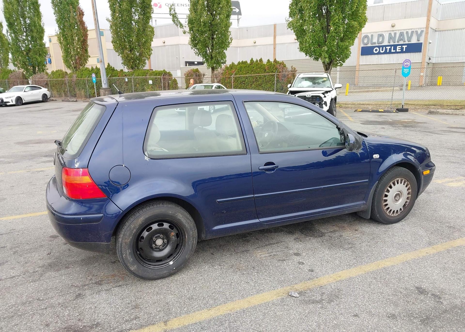 2001 VOLKSWAGEN GOLF