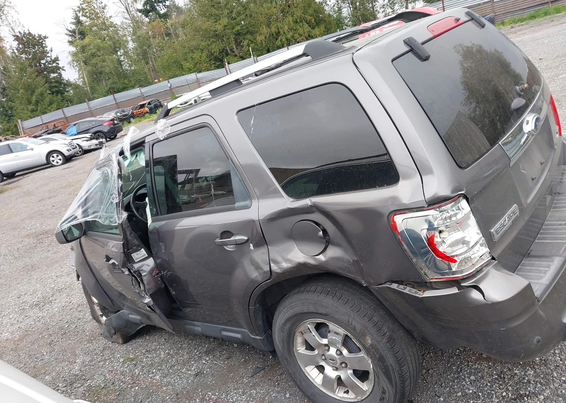 2011 FORD ESCAPE LIMITED