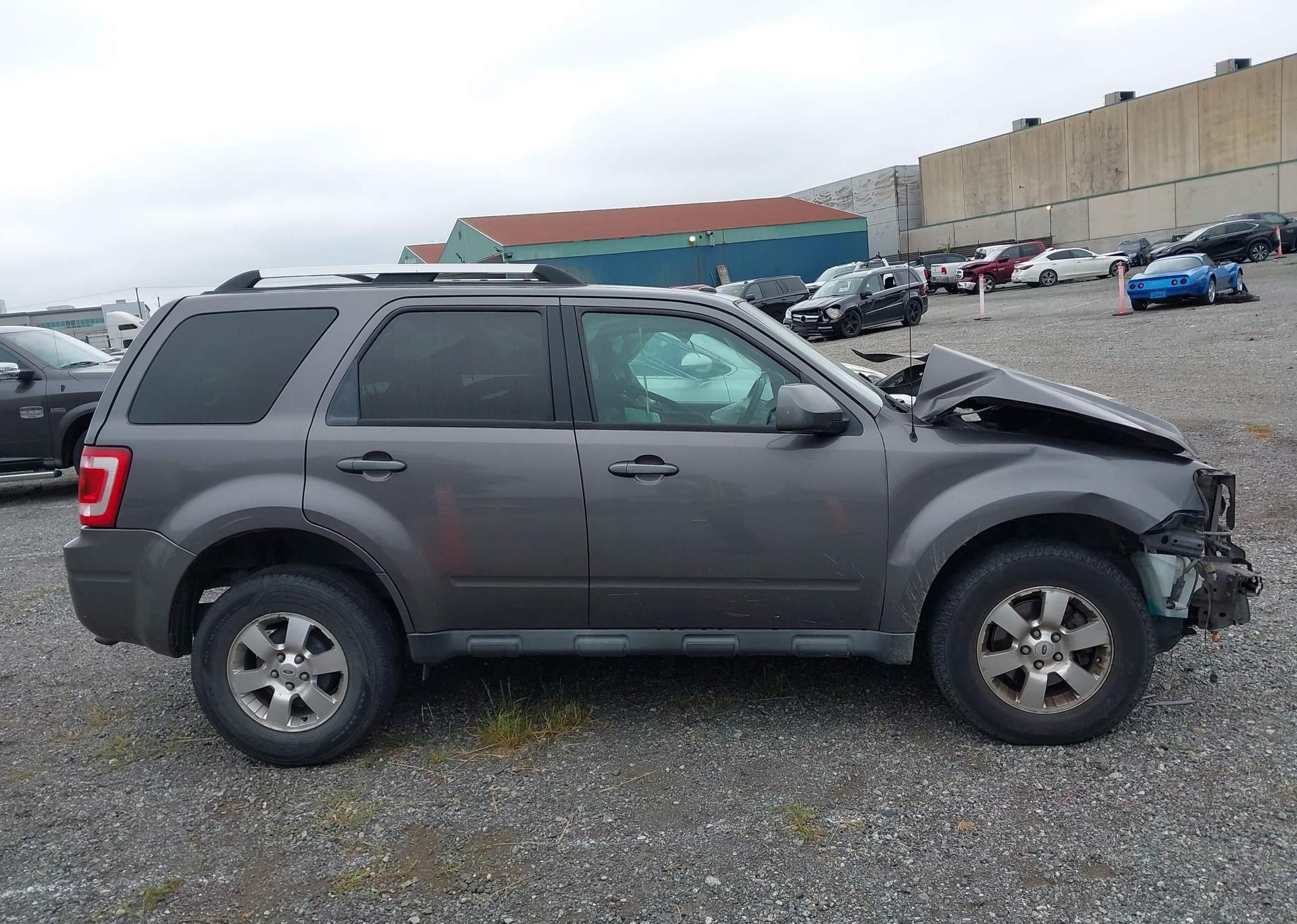 2011 FORD ESCAPE LIMITED