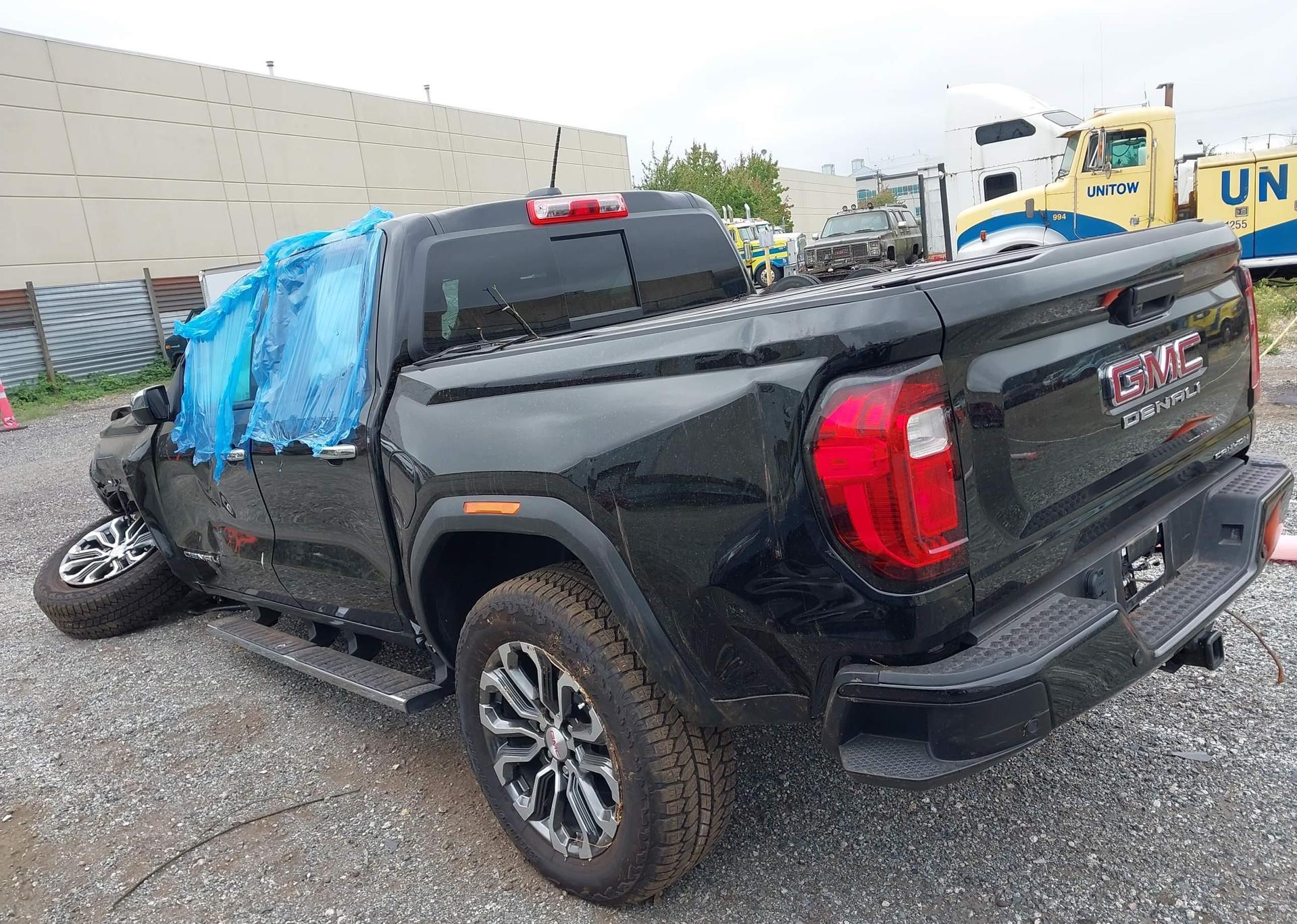 2024 GMC CANYON DENALI