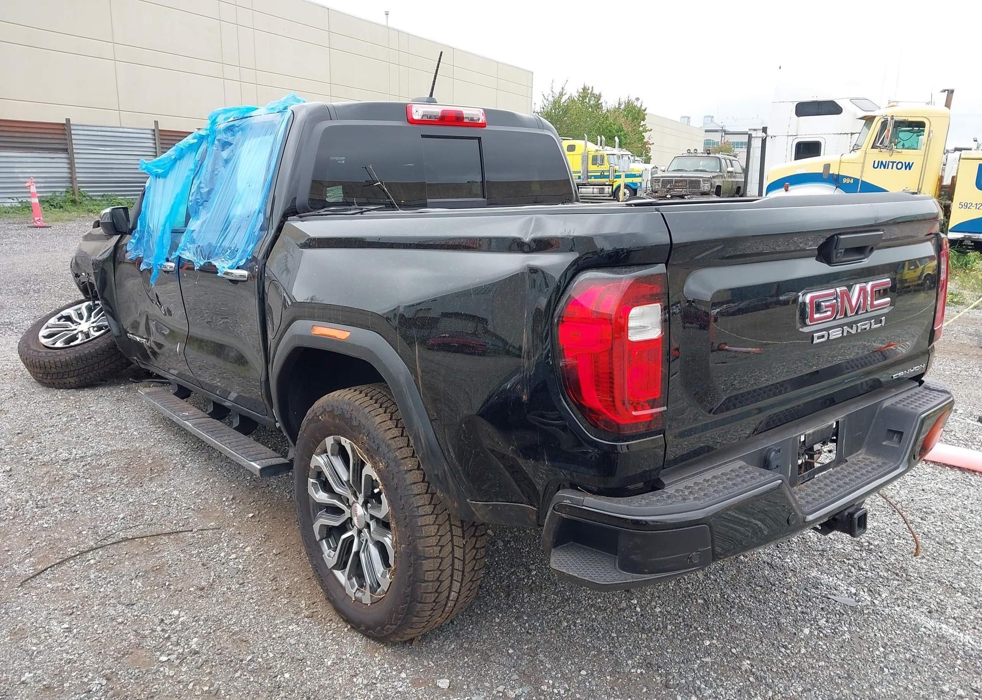 2024 GMC CANYON DENALI
