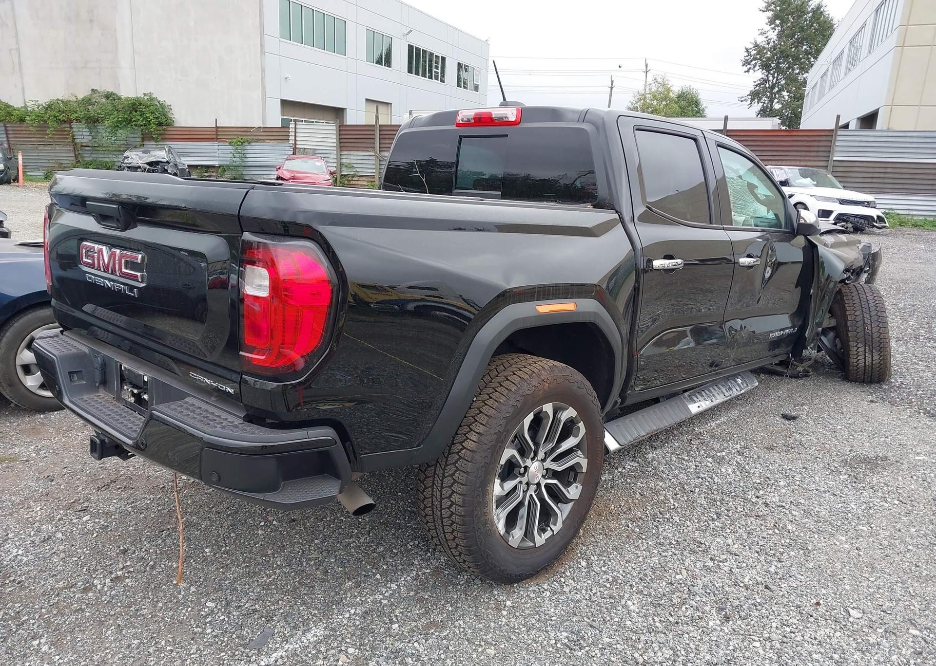 2024 GMC CANYON DENALI