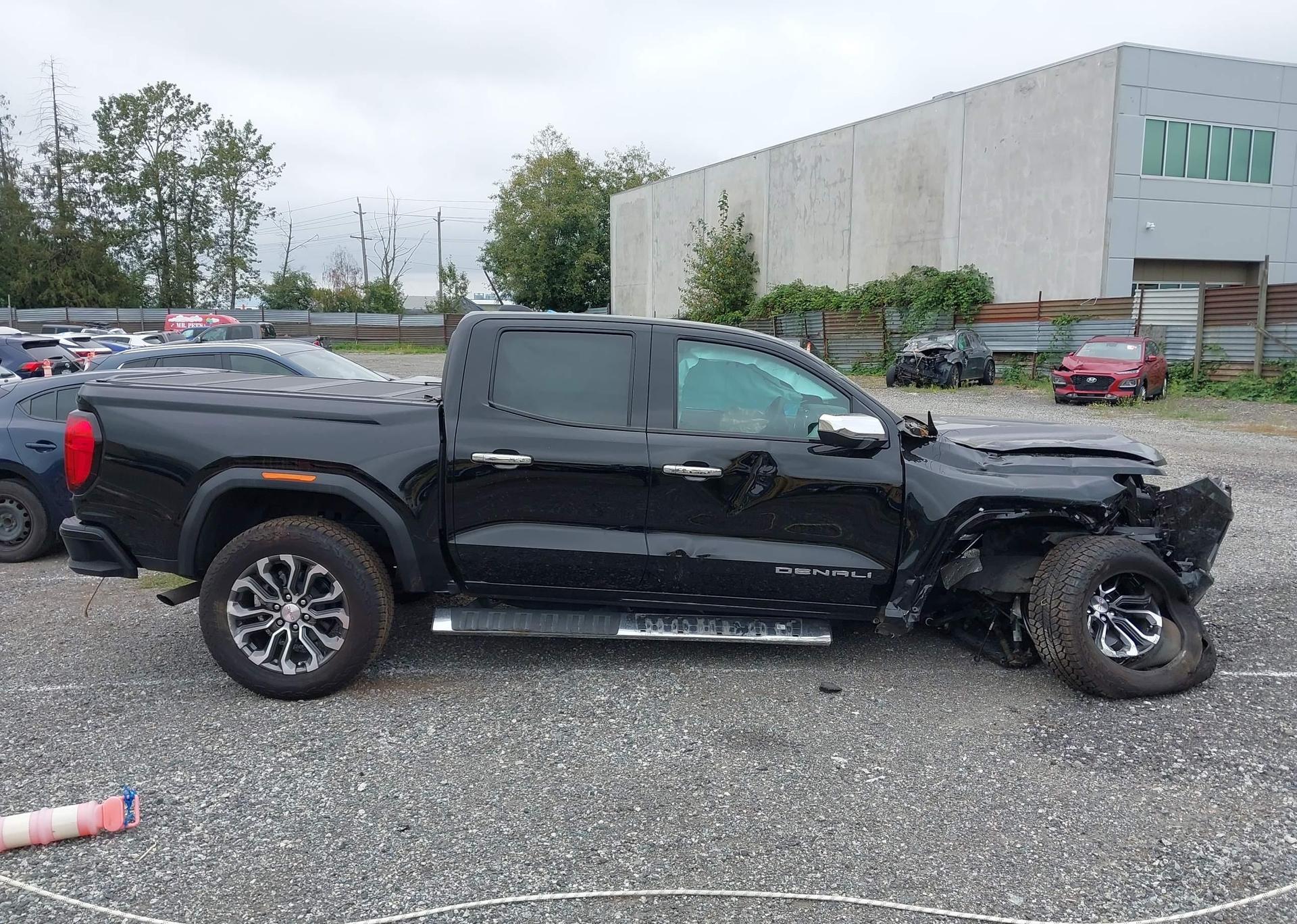 2024 GMC CANYON DENALI