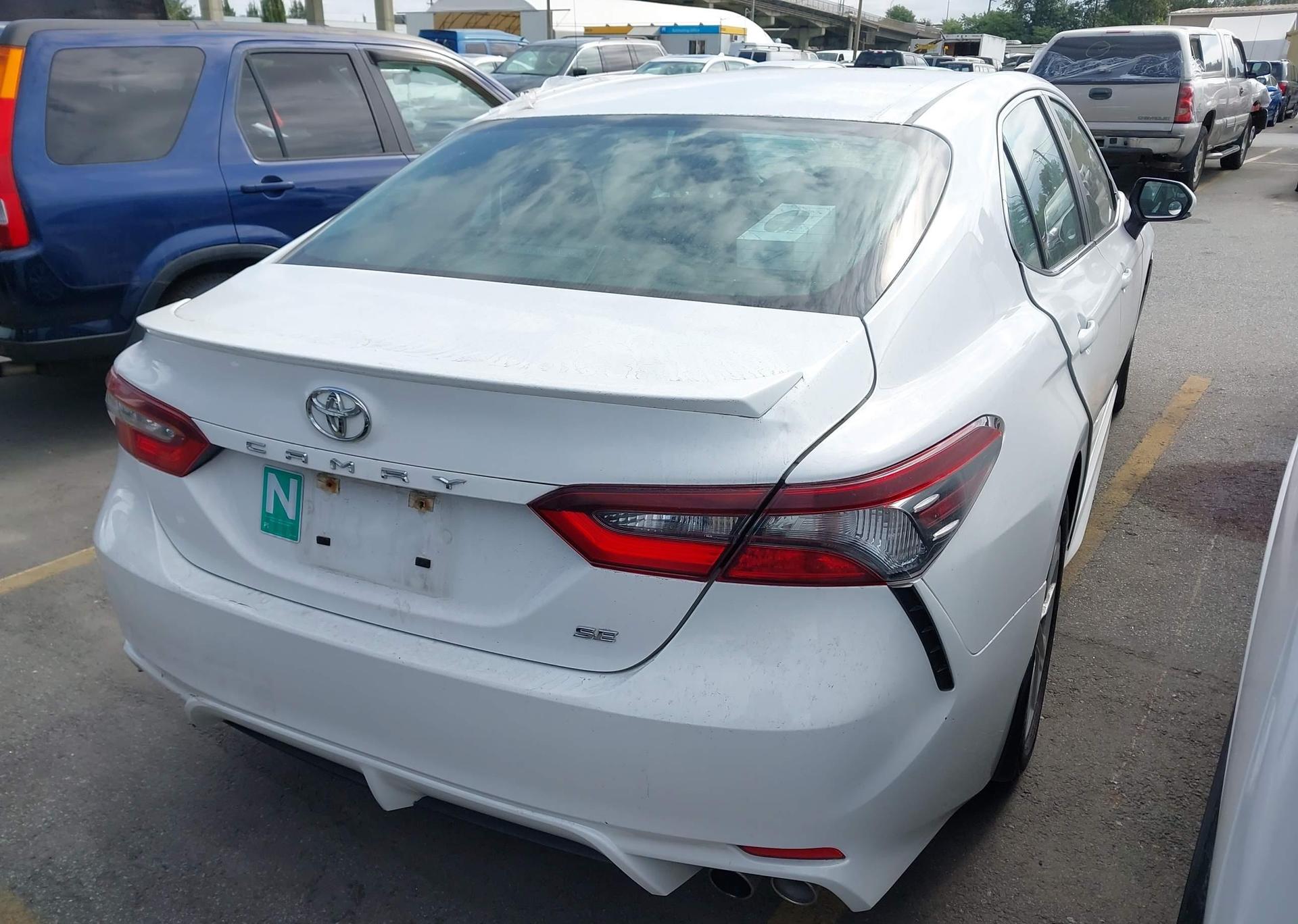 2022 TOYOTA CAMRY SE