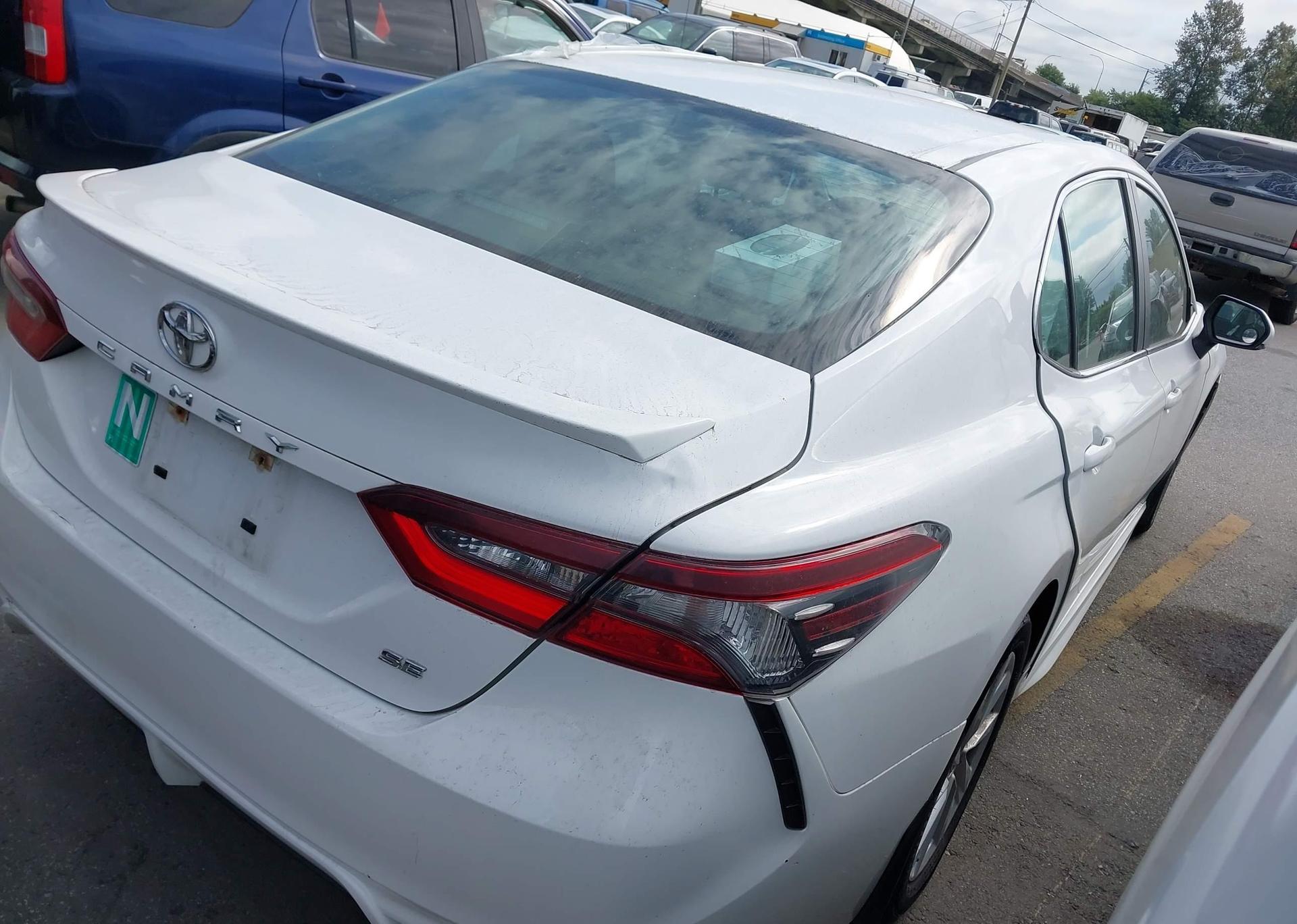 2022 TOYOTA CAMRY SE