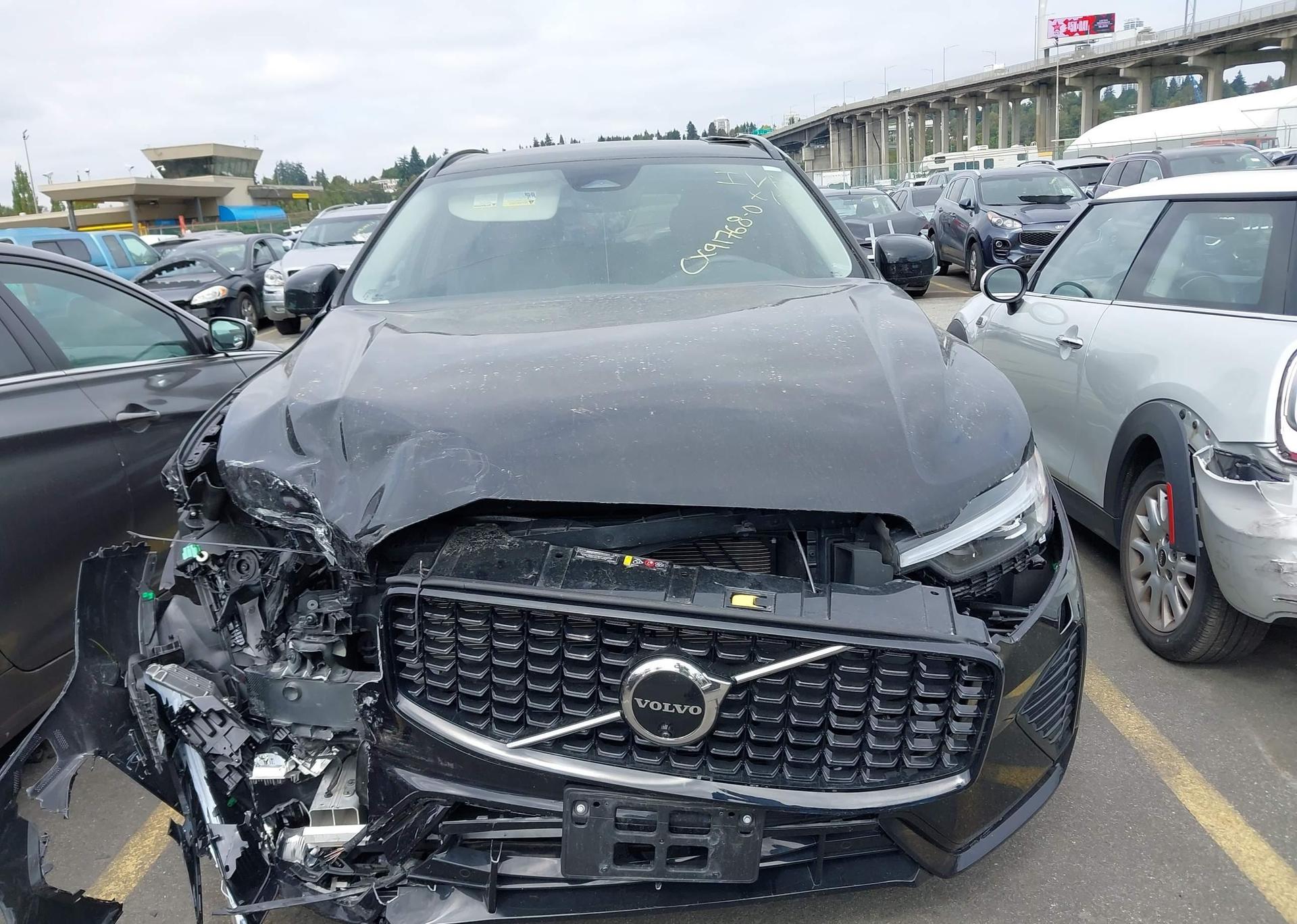 2025 VOLVO XC60 PLUS