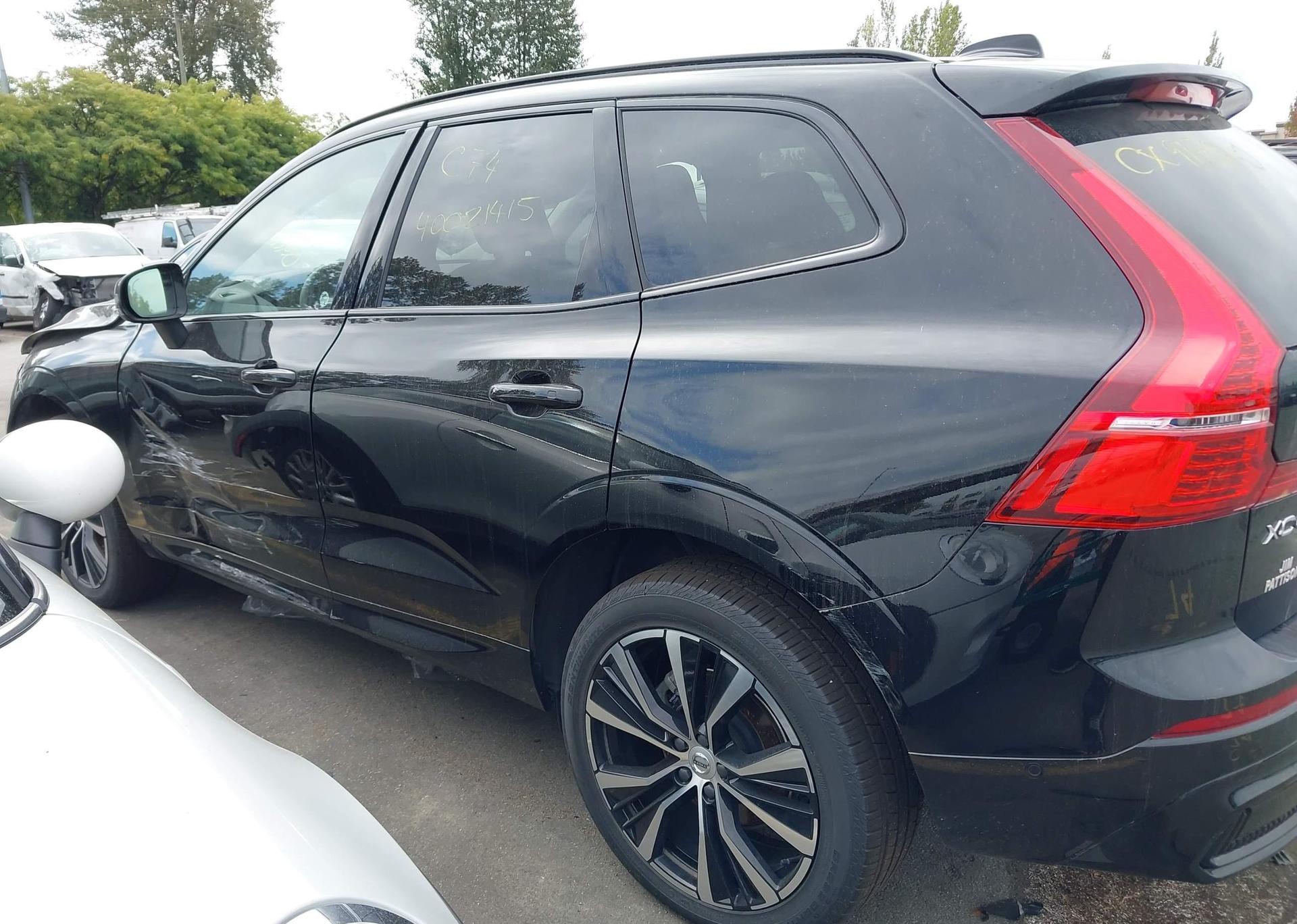 2025 VOLVO XC60 PLUS