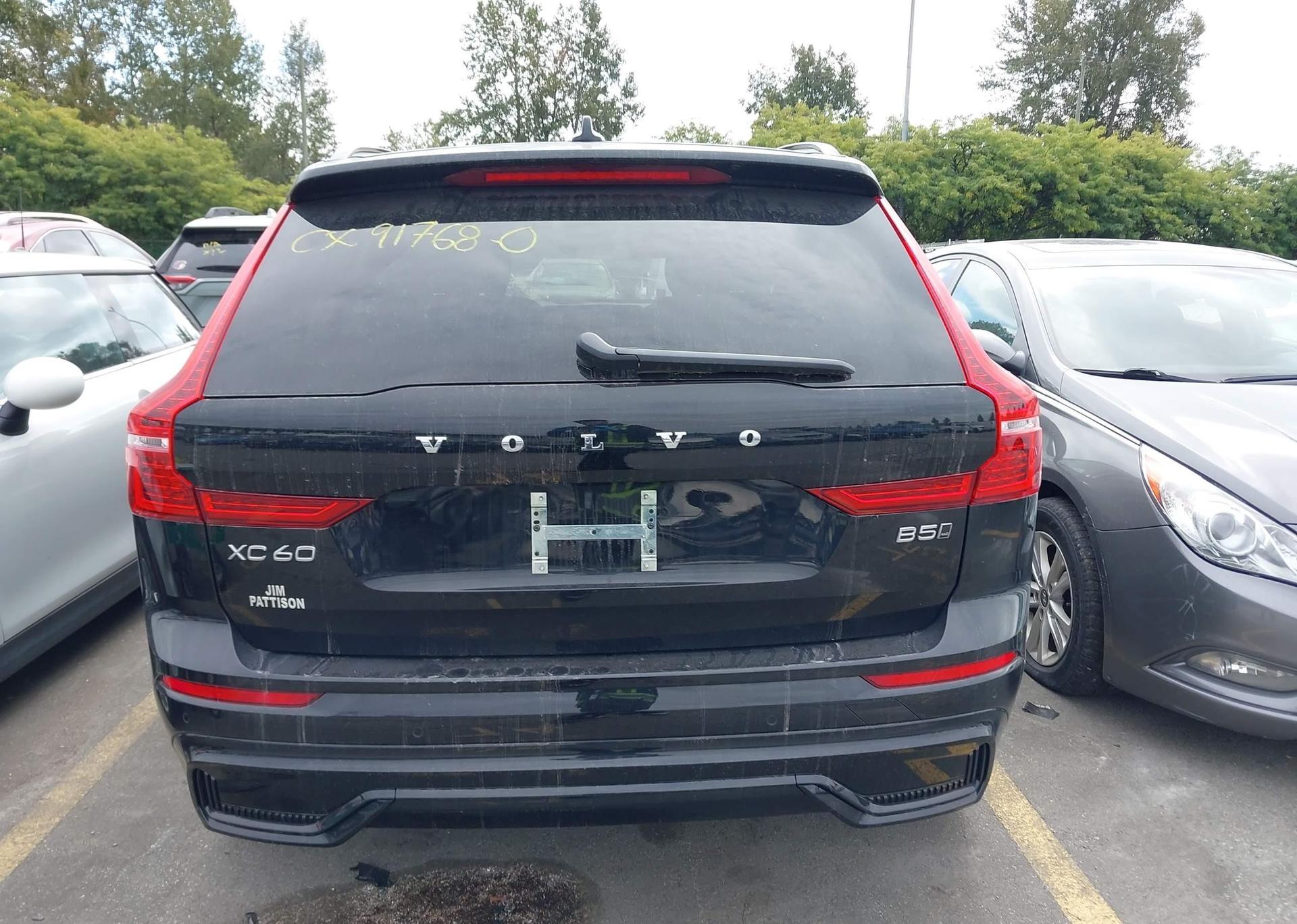 2025 VOLVO XC60 PLUS
