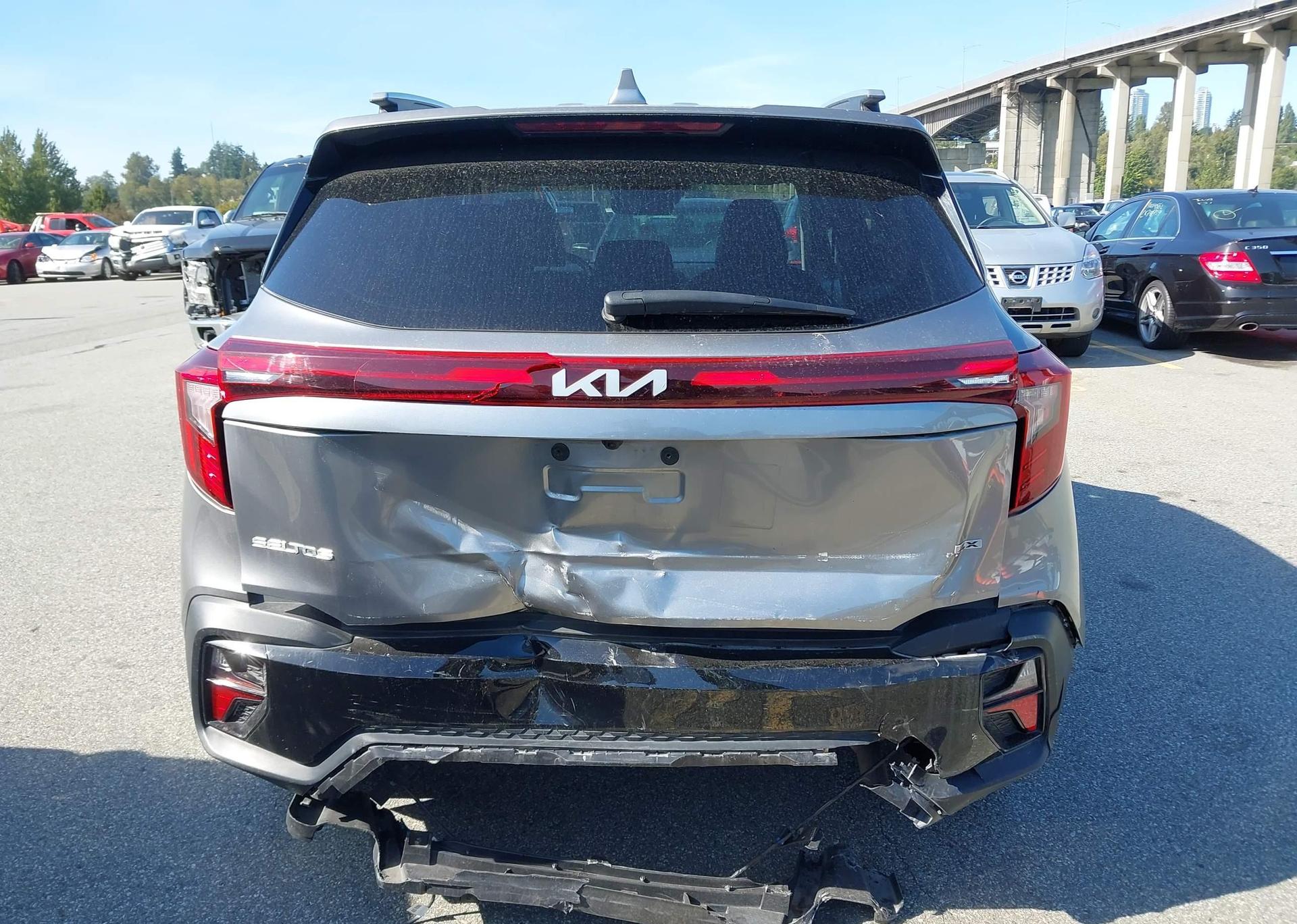 2024 KIA SELTOS EX