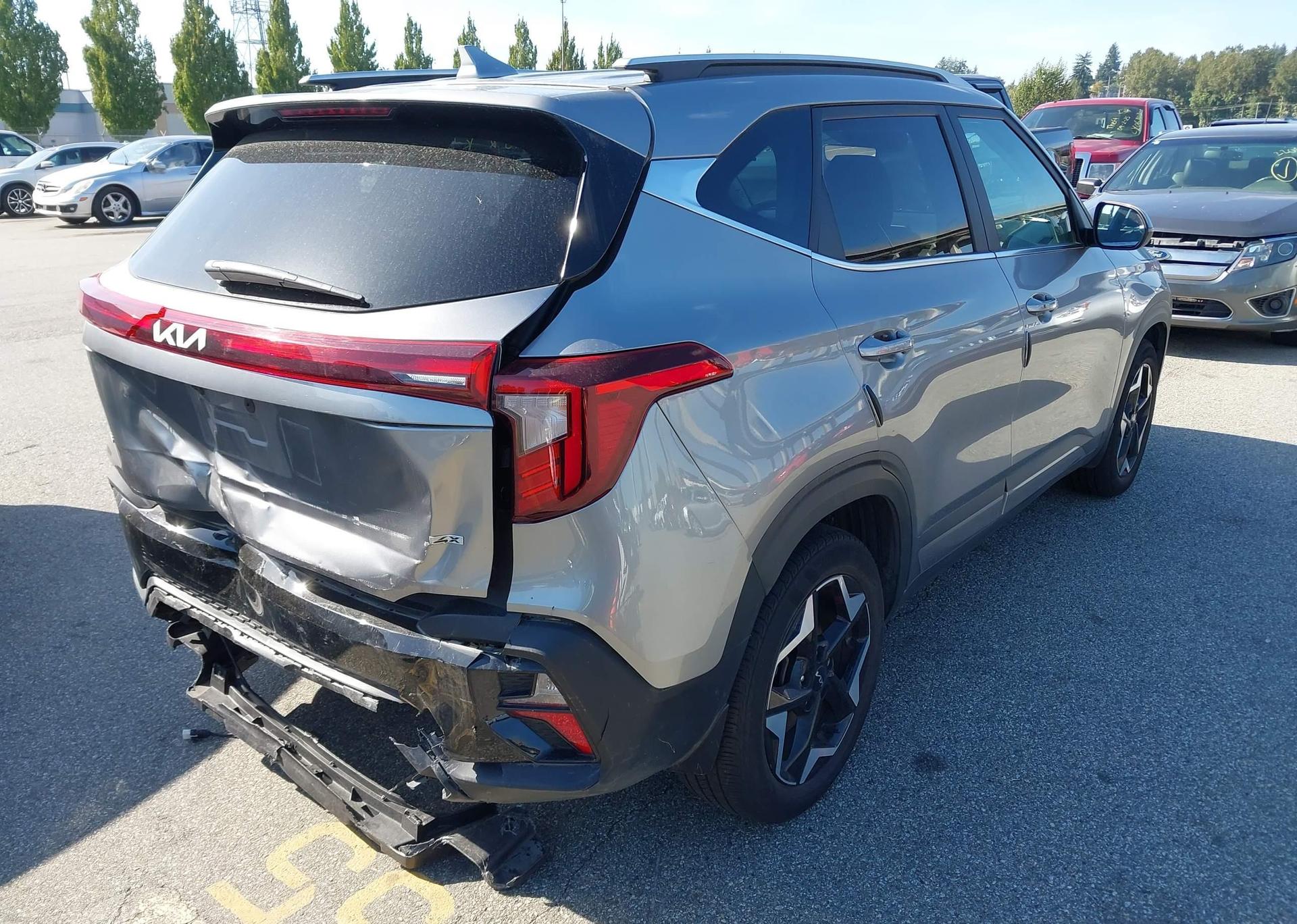 2024 KIA SELTOS EX