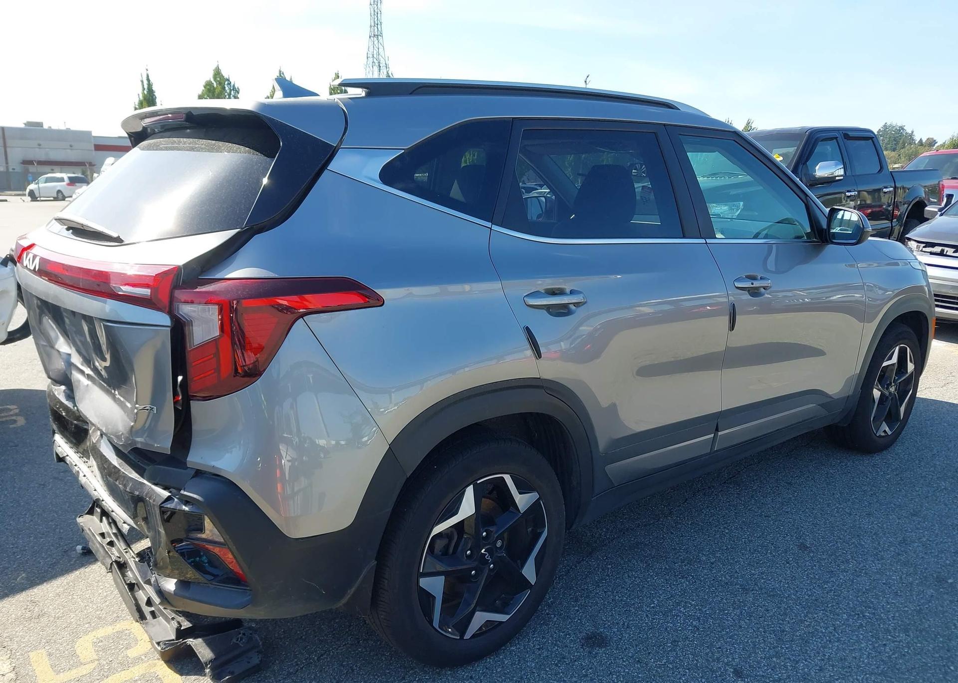 2024 KIA SELTOS EX