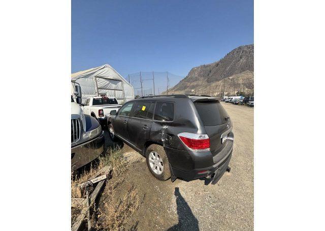 2013 TOYOTA HIGHLANDER PLUS