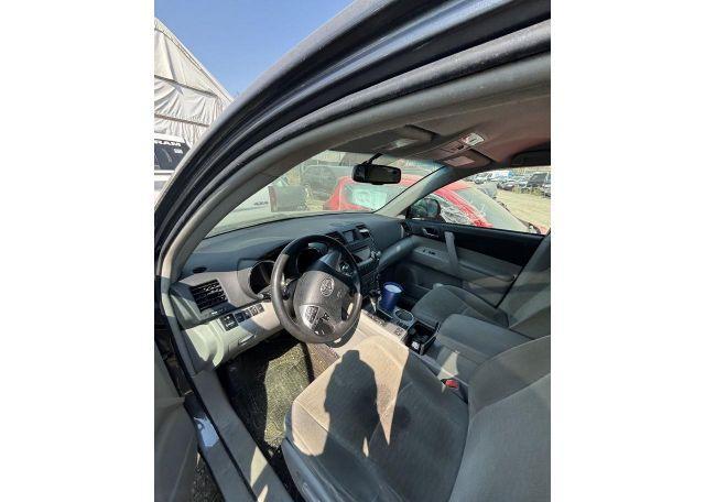 2013 TOYOTA HIGHLANDER PLUS