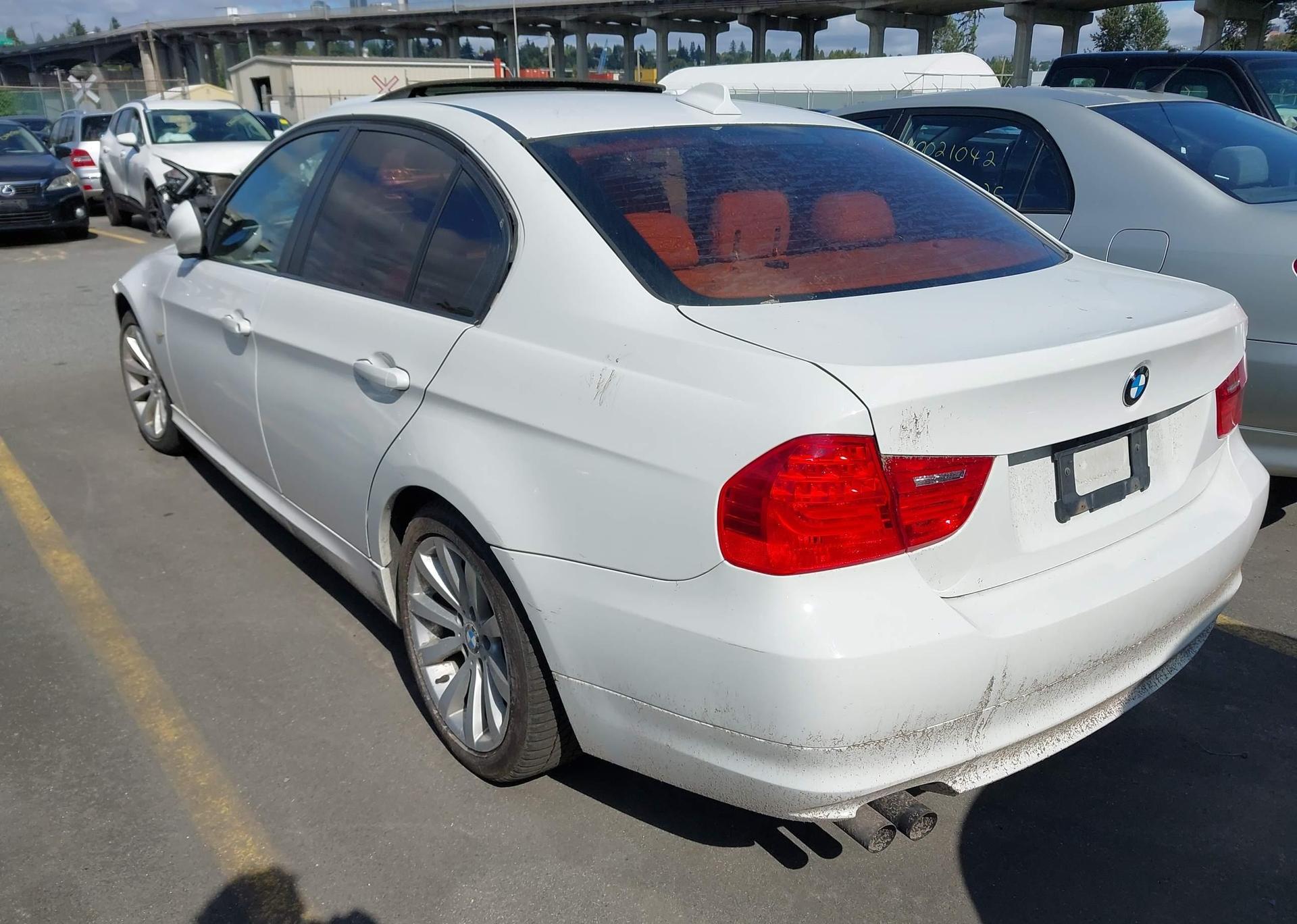 2011 BMW 323 I