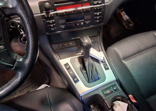 2002 BMW 325I