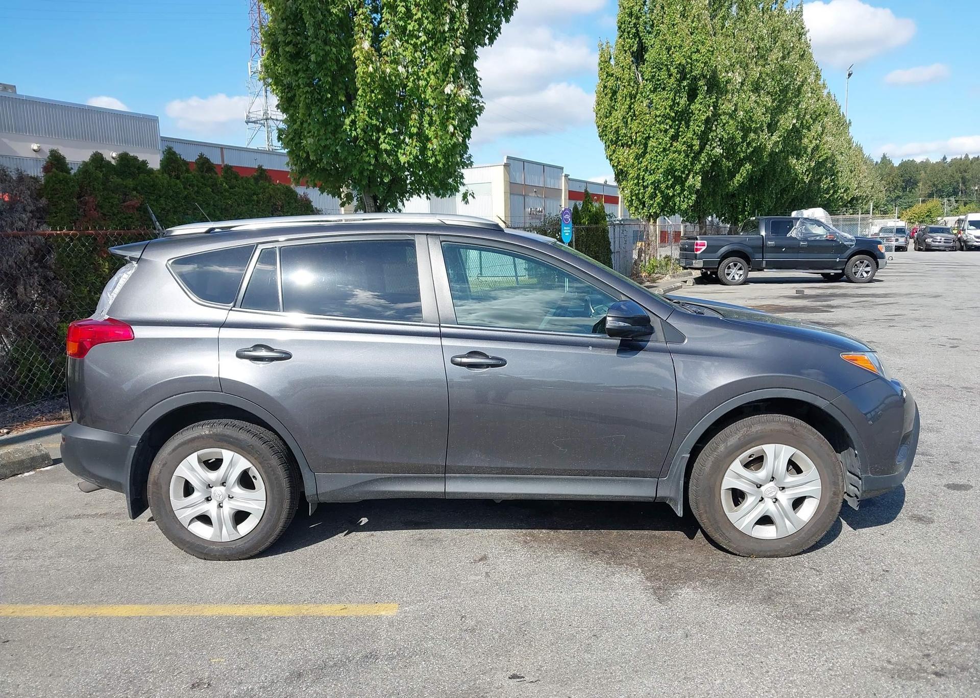 2015 TOYOTA RAV4