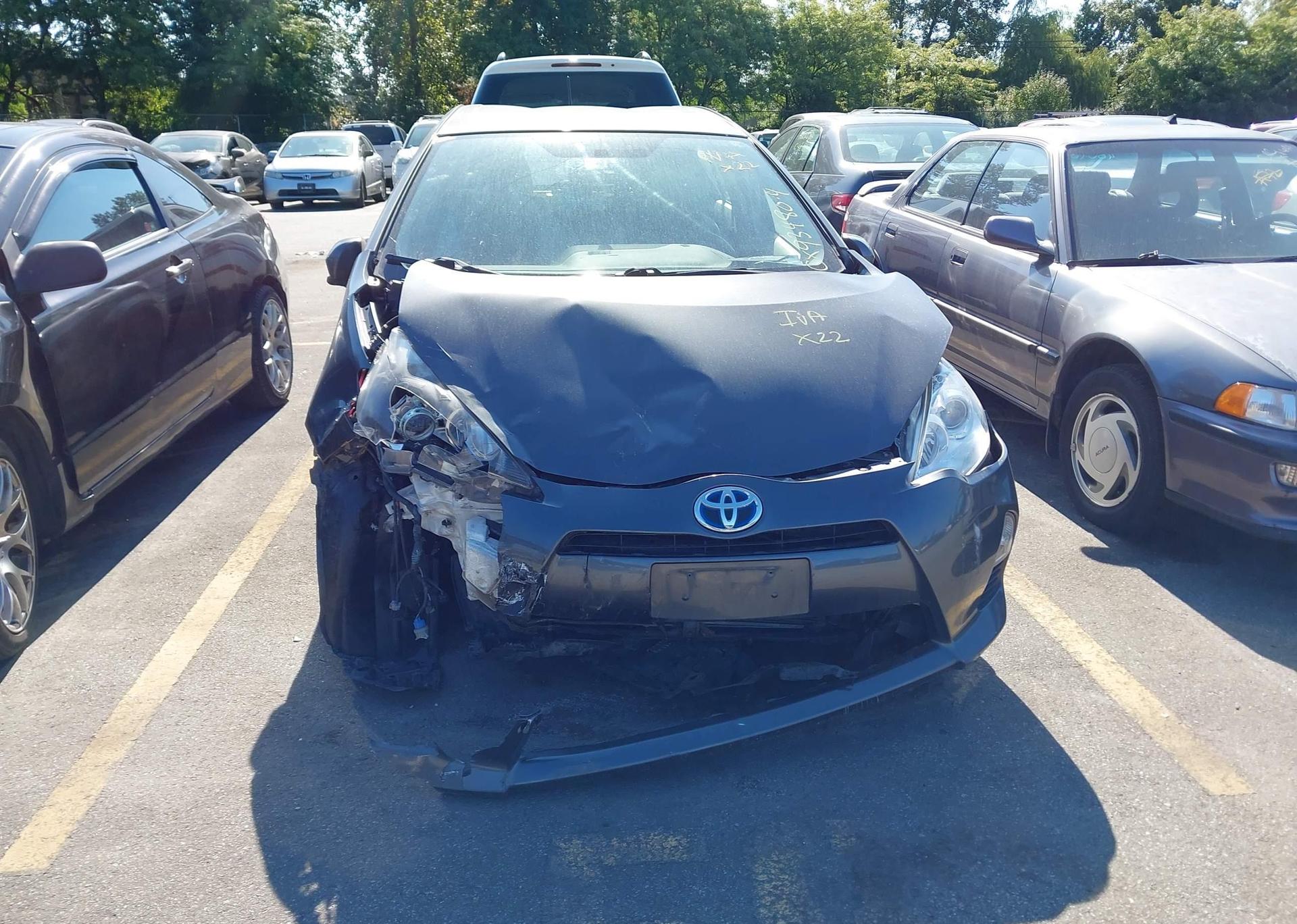 2014 TOYOTA Prius c
