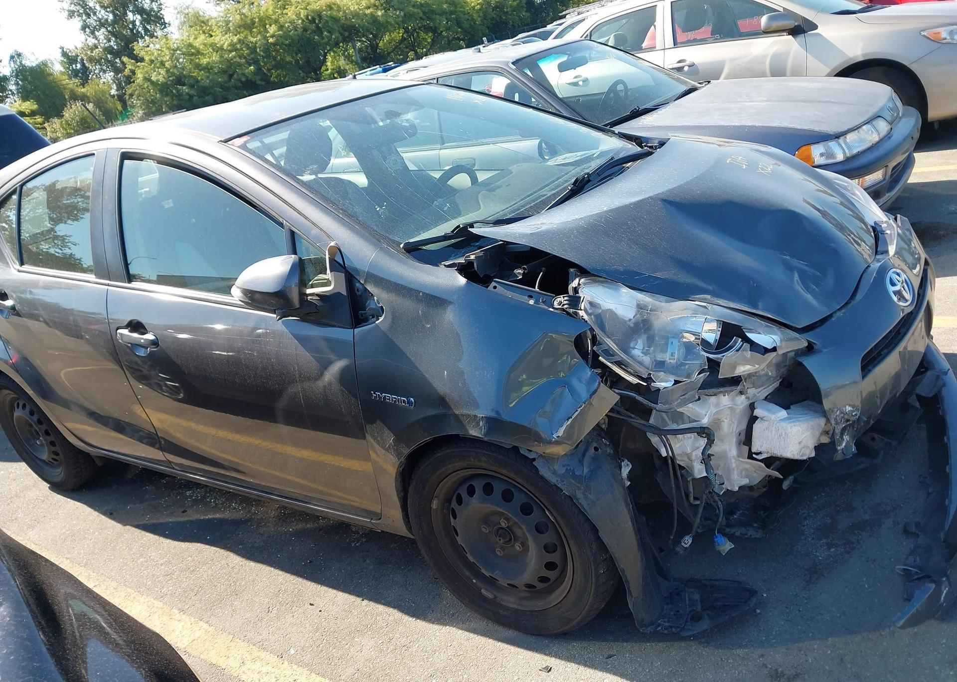 2014 TOYOTA Prius c