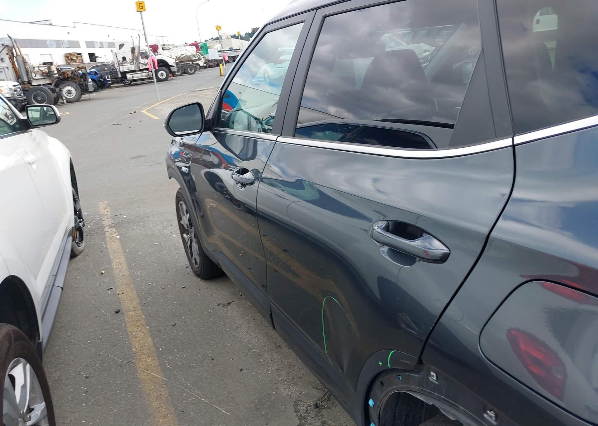 2023 KIA SELTOS EX