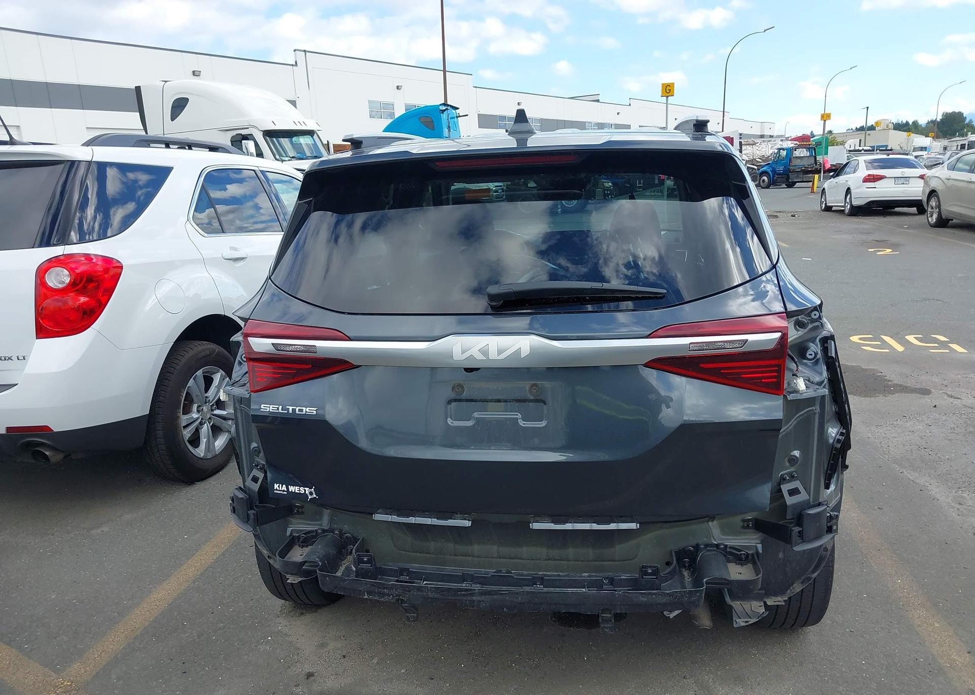2023 KIA SELTOS EX